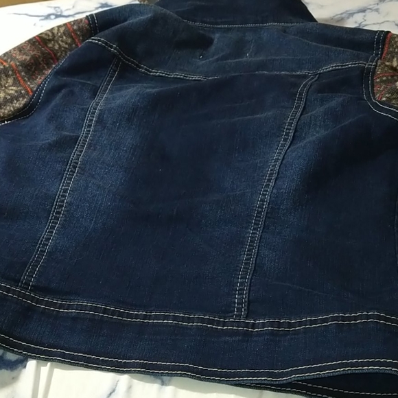 Jean Jacket with hood - Picture 5 of 6